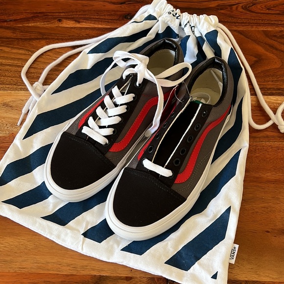 NWT Vans Old Skool Grey and Black Shoes with Red Stripe Size 6 - Picture 8 of 9